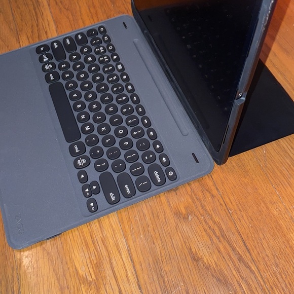 ZAGG SLIMBOOK ULTRATHIN KEYBOARD IPAD PRO 12.9 BLACK Apple 2 attachable pieces - Picture 9 of 12